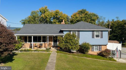 4299 Webster Dr, York, PA, 17402-3332 | Card Image