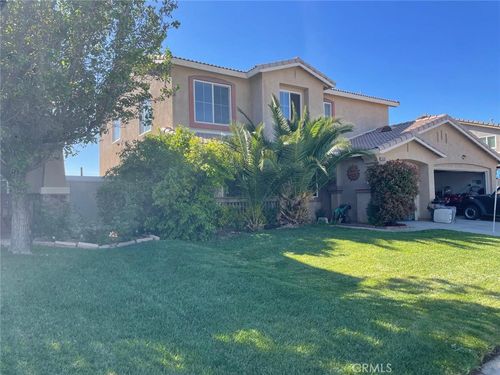 13526 Coolwater St, Victorville, CA, 92392-8914 | Card Image