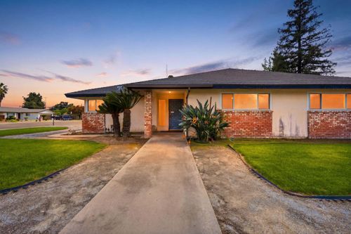 153 Bonita Ave, Fowler, CA, 93625-2024 | Card Image