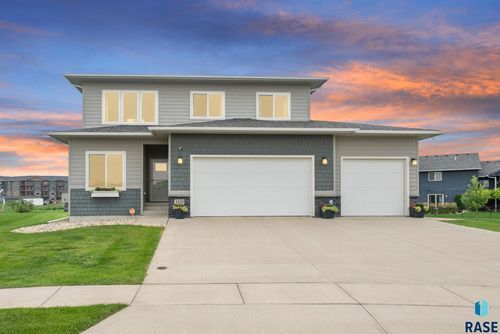 4420 W Schofield St, Sioux Falls, SD, 57108-8670 | Card Image