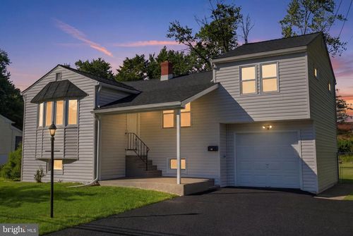 110 Elmwood Ave, FEASTERVILLE TREVOSE, PA, 19053-2334 | Card Image