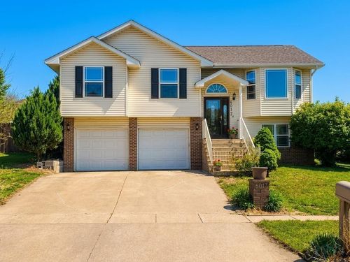 4017 Fieldcrest Dr, Sioux City, IA, 51103-3182 | Card Image