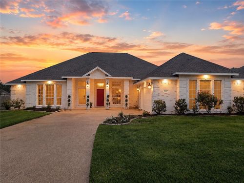 810 Plum Hollow Dr, College Station, TX, 77845-1900 | Card Image