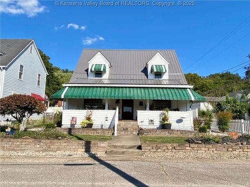 301 6th St, Ripley, WV, 25271-1233 | Card Image