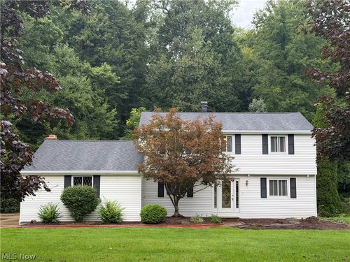 8094 Rolling Brook Rd, Sagamore Hills, OH, 44067-1809 | Card Image