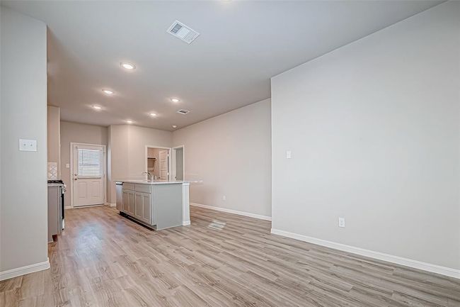 27076 Badger Way, House other with 3 bedrooms, 2 bathrooms and 2 parking in Magnolia TX | Image 10
