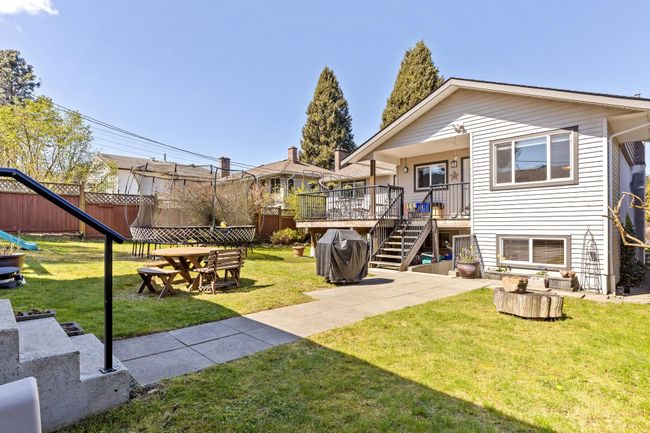 8270 19 Th Avenue, House other with 4 bedrooms, 2 bathrooms and 2 parking in Burnaby BC | Image 35