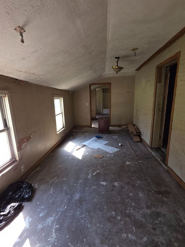 407 W Main St, Home with 0 bedrooms, 0 bathrooms and null parking in Vevay IN | Image 17