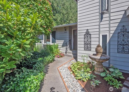 8821 221st Pl Sw, Edmonds, WA, 98026-8148 | Card Image