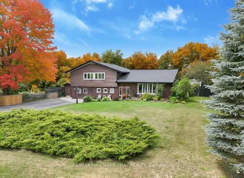 636 Victoria St E, New Tecumseth, ON, L9R1K1 | Card Image