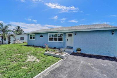 812 Minnesota St, House other with 3 bedrooms, 2 bathrooms and null parking in Lantana FL | Image 3