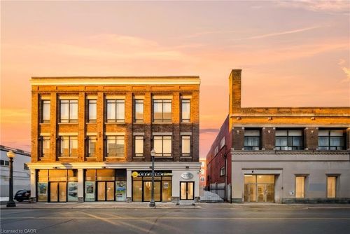 301-11 Queen St, Brantford, ON, N3T3B1 | Card Image
