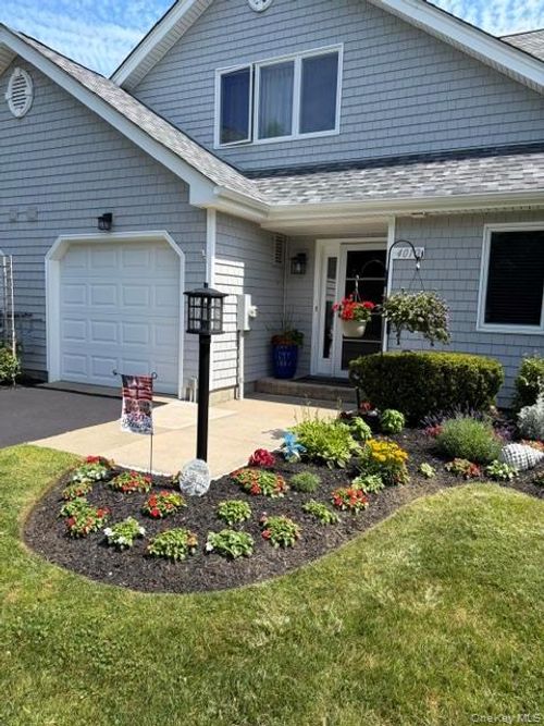 4010 The Fairway, Baiting Hollow, NY, 11933-1372 | Card Image