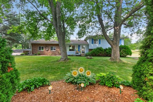 4788 Moon Lake Rd, Jackson, MI, 49201-8584 | Card Image