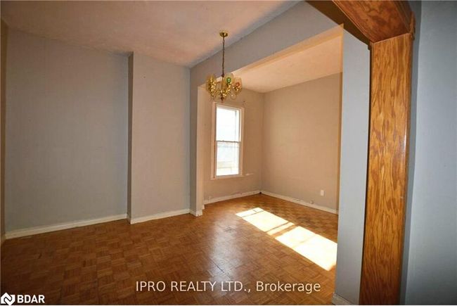 164 Macnab St N, House other with 4 bedrooms, 2 bathrooms and null parking in Hamilton ON | Image 8