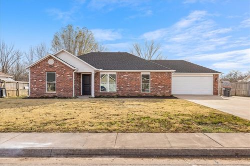2233 N Brandi Ave, Fayetteville, AR, 72701-8202 | Card Image