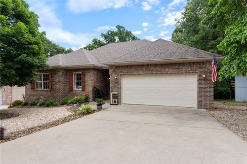 18 Yarmouth Dr, Bella Vista, AR, 72715-2306 | Card Image