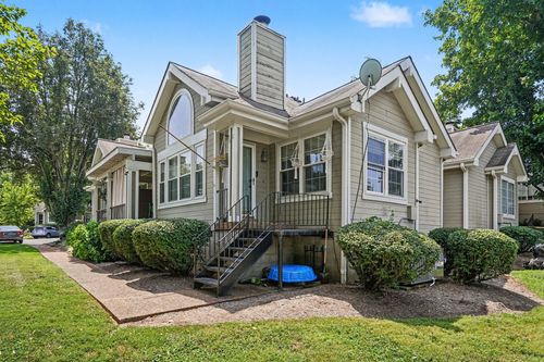 18c-129 Cherry Hill Dr, Hendersonville, TN, 37075-4045 | Card Image