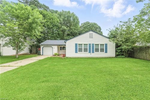 75 Sanlun Lakes Dr, Hampton, VA, 23666-5529 | Card Image