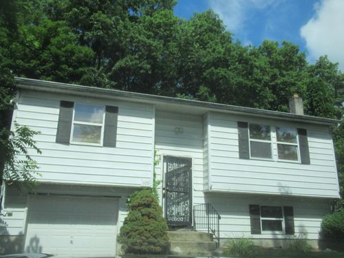 109 Indian Trl, Maybrook, NY, 12543-1124 | Card Image
