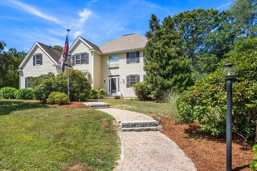 8 Oscars Way, Maynard, MA, 01754-2482 | Card Image