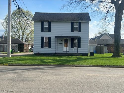 839 Orange St, Coshocton, OH, 43812-2166 | Card Image
