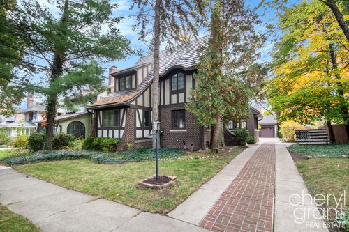 618 Laurel Avenue Se, Grand Rapids, MI, 49506 | Card Image