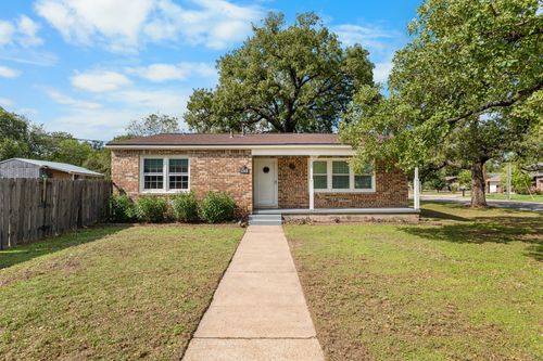 920 Avenue C, Lacy Lakeview, TX, 76705 | Card Image