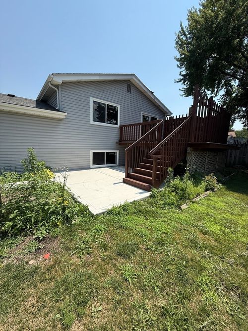 2100 S Lloyd Ave, Lombard, IL, 60148-4824 | Card Image