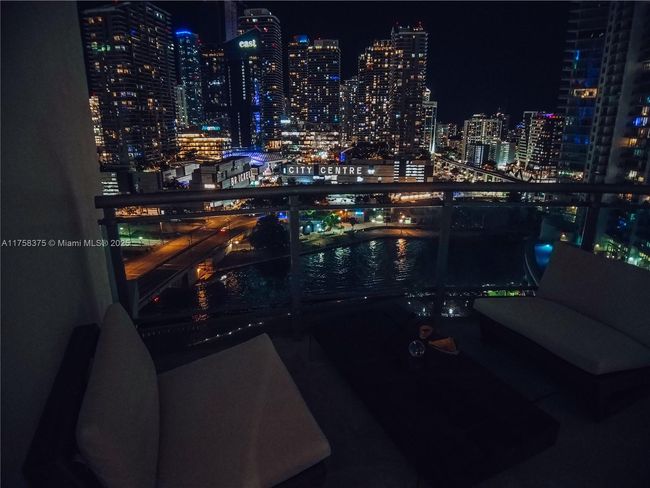 APT-2314 - 350 S Miami Ave, Condo with 2 bedrooms, 2 bathrooms and null parking in Miami FL | Image 18
