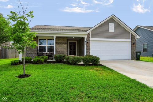 425 Thunderwood Dr, Greenfield, IN, 46140-7096 | Card Image
