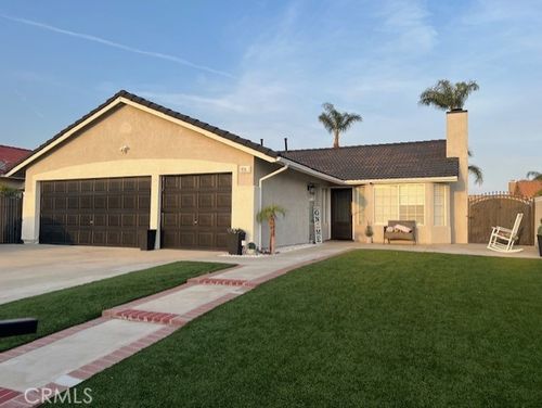 9765 Venus Ln, Fontana, CA, 92335-7207 | Card Image
