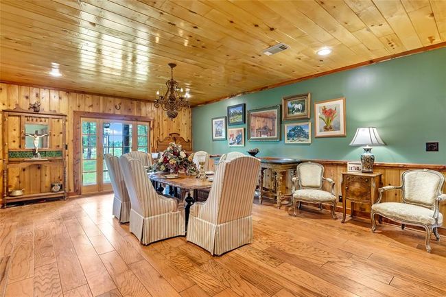 Gorgeous Formal Dining Room. | Image 13