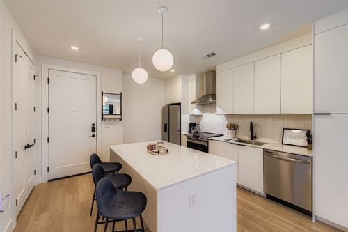 unit-513-1701 Simond Ave, Austin, TX, 78723-4780 | Card Image