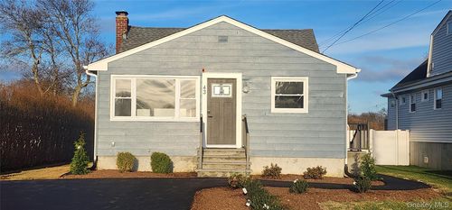 43 Abby Ln, Shirley, NY, 11967-4409 | Card Image