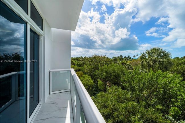 UNIT-13 - 100 S Pointe Dr, Condo with 3 bedrooms, 4 bathrooms and null parking in Miami Beach FL | Image 27