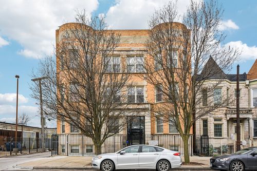 2n-4644 S Prairie Ave, Chicago, IL, 60653-3902 | Card Image