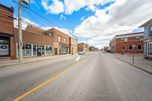 28-30 King St W, Hagersville, ON, N0A | Card Image