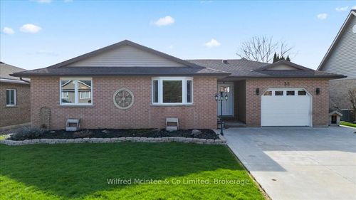 32 West River Road, Brockton, ON, N0G2V0 | Card Image