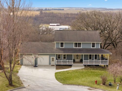 1005 Eileen Ct, Decorah, IA, 52101-7675 | Card Image