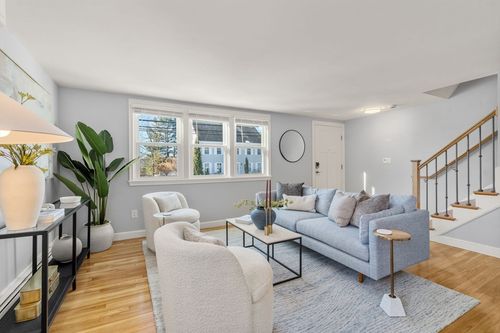 266-266 Hunnewell St, Needham, MA, 02494-1451 | Card Image