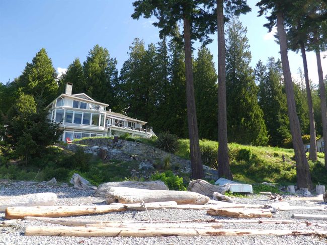 6437 Sunshine Coast Highway, House other with 5 bedrooms, 3 bathrooms and 4 parking in Sechelt BC | Image 2