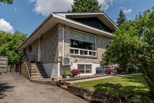 38 Susan St W, Huntsville, ON, P1H1X2 | Card Image