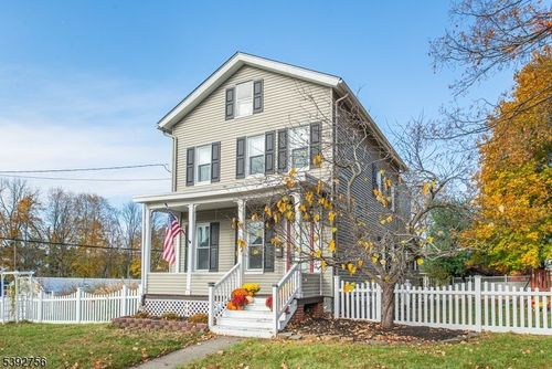 201 Willow Grove St, Hackettstown, NJ, 07840-1807 | Card Image