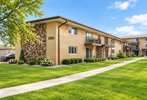 202-6150 S Kensington Avenue, Countryside, IL, 60525 | Card Image