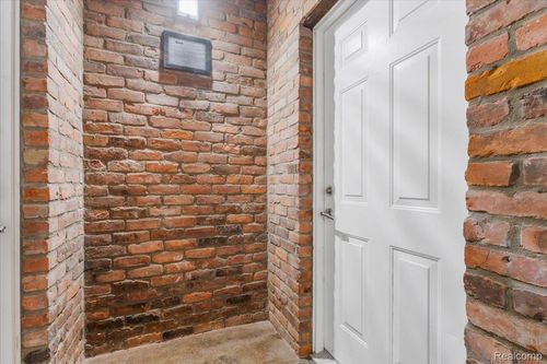 1-2614 Riopelle St, Detroit, MI, 48207-4511 | Card Image