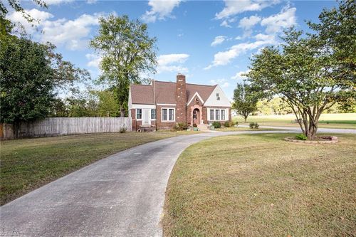 827 Shell Rd, Thomasville, NC, 27360-0095 | Card Image