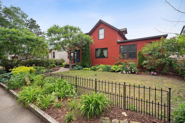 Greenery surrounds this charming home | Image 27