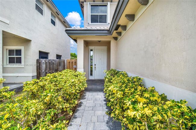 279 Se 31 St Ter, House other with 5 bedrooms, 3 bathrooms and null parking in Homestead FL | Image 4