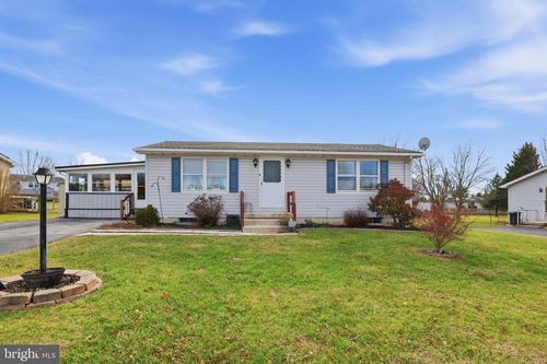 22 Spruce Ln, NEW OXFORD, PA, 17350-9320 | Card Image
